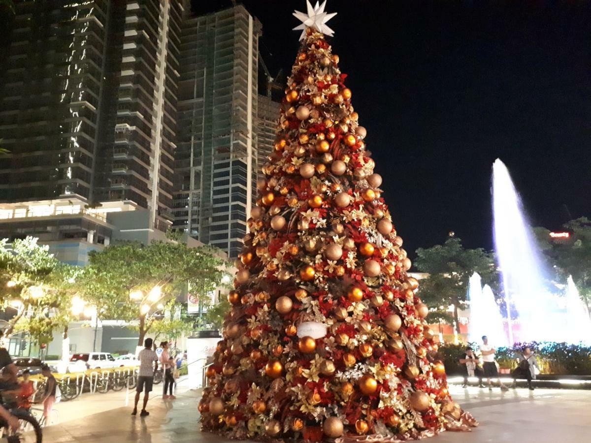 Uptown Mall Area Bonifacio