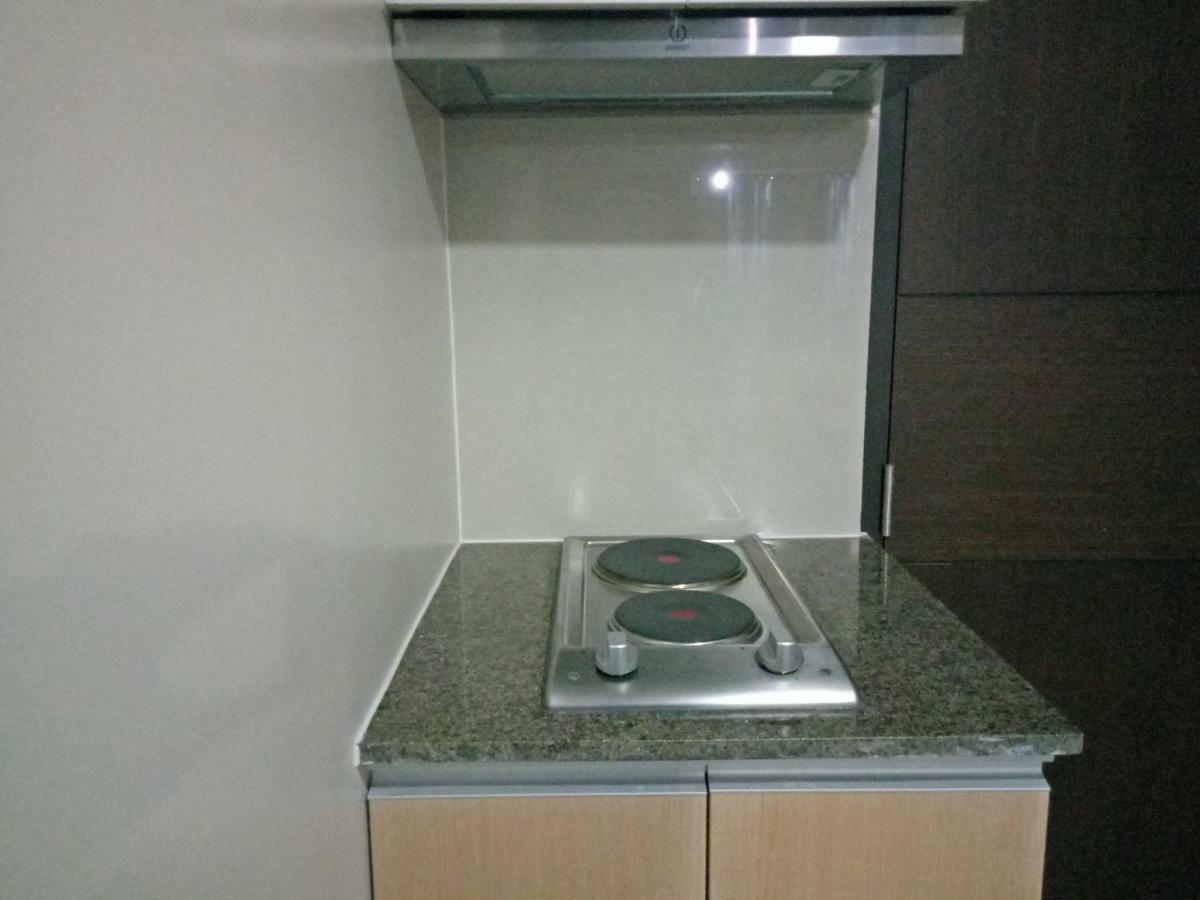 Uptown Mall Area Bonifacio Apartment *