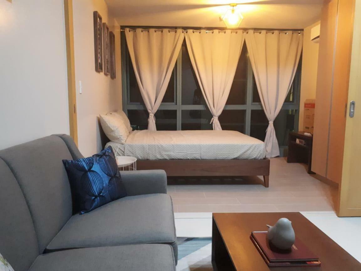Uptown Mall Area Bonifacio Apartment