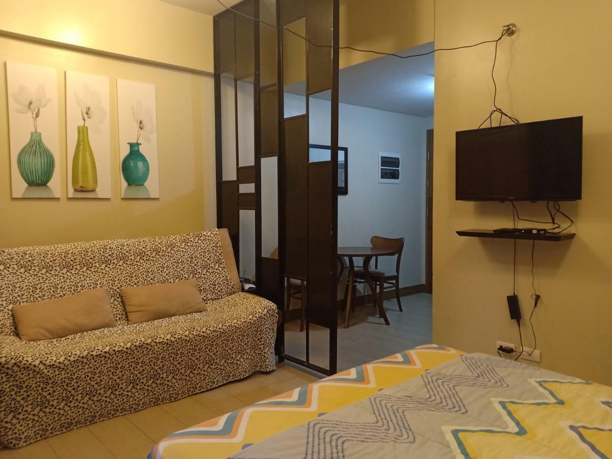 Palm Tree Genlex Apartment Manila