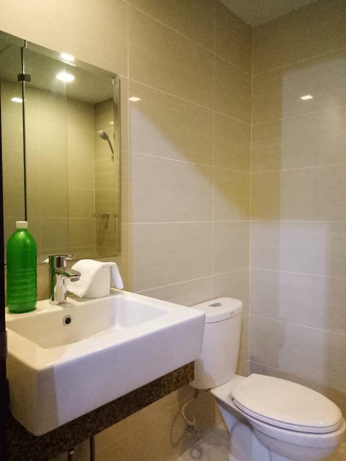 Apartment Uptown Mall Area Bonifacio