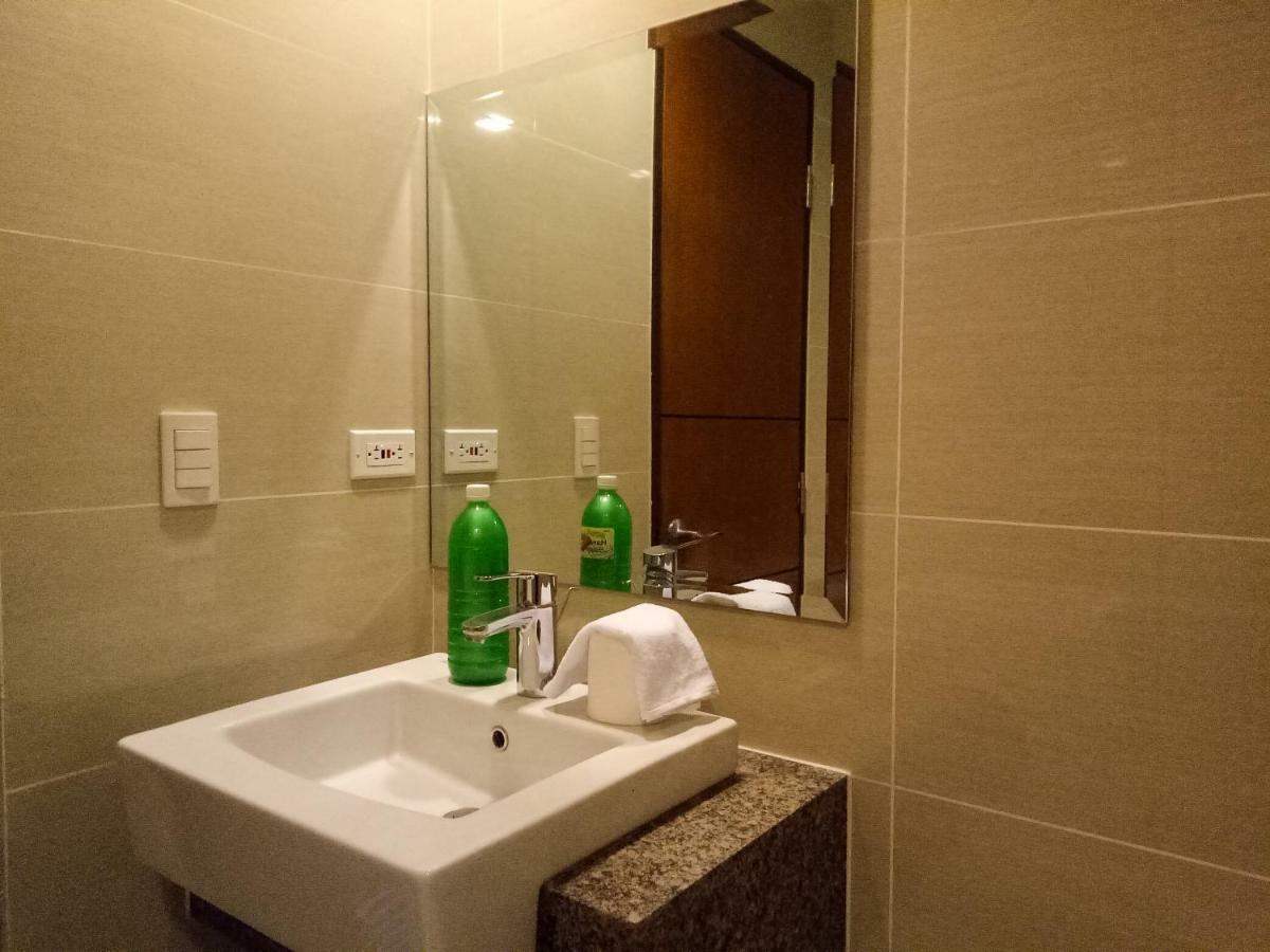 Apartment Uptown Mall Area Bonifacio *