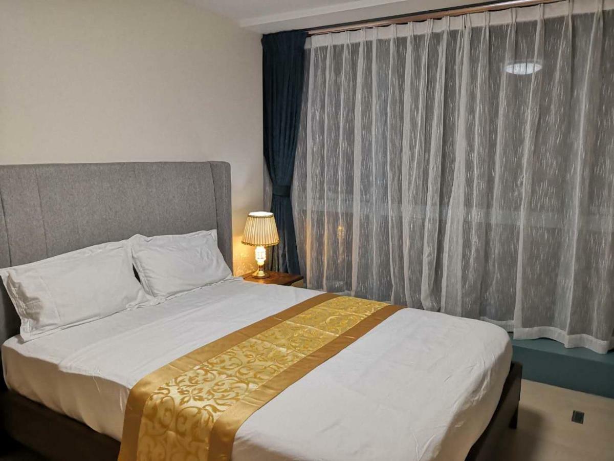Apartment One Uptown Residences *