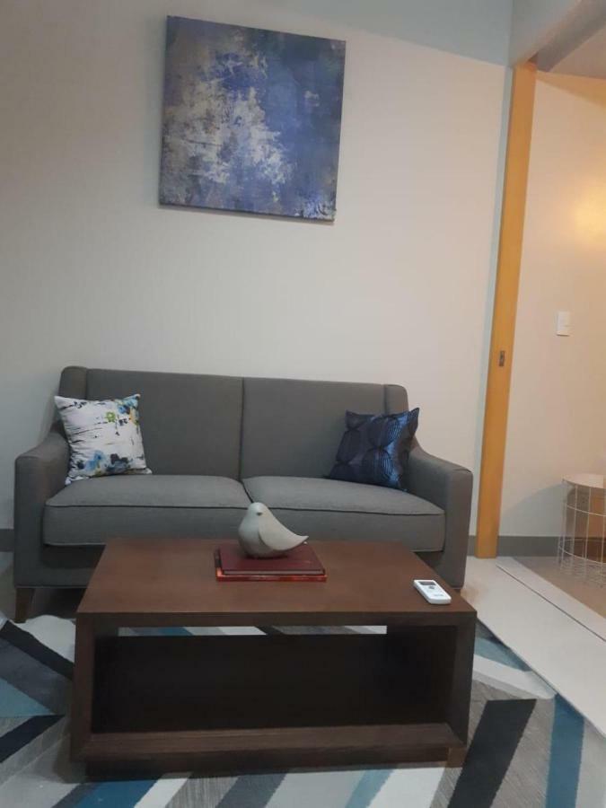Apartment Uptown Mall Area Bonifacio Manila