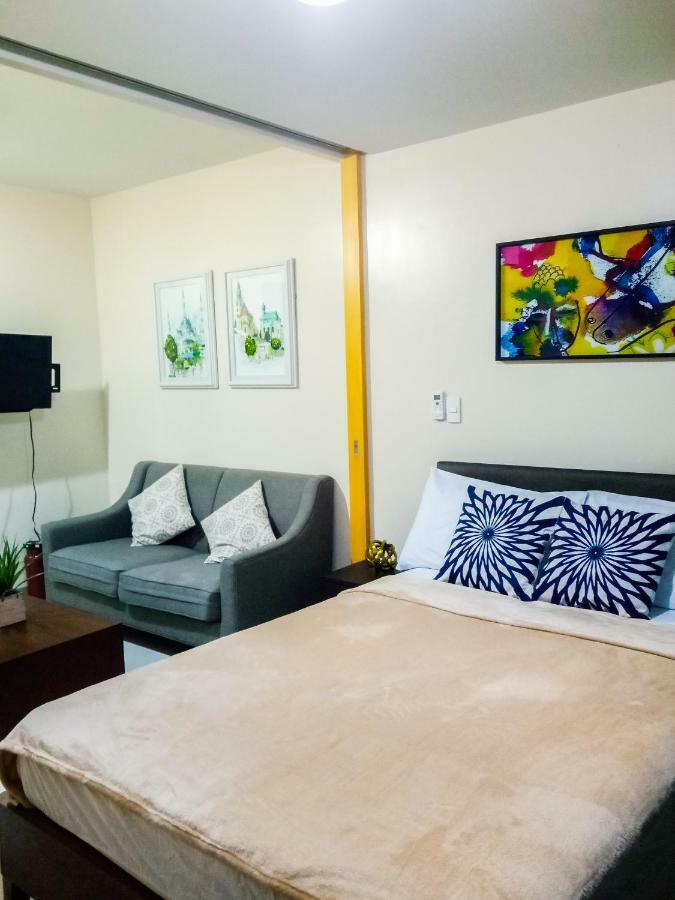 Apartment Uptown Mall Area Bonifacio Manila