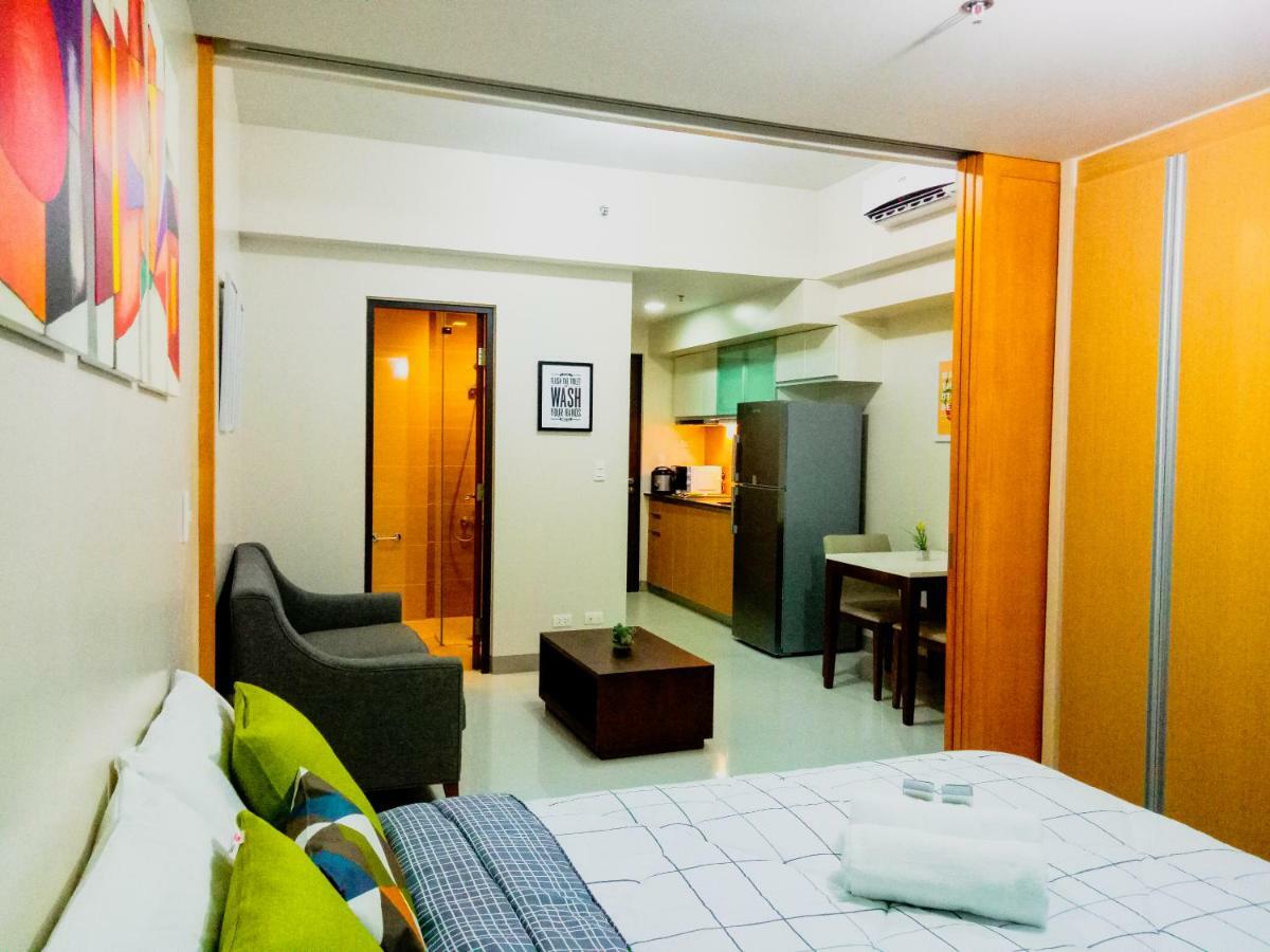 Uptown Mall Area Bonifacio Apartment