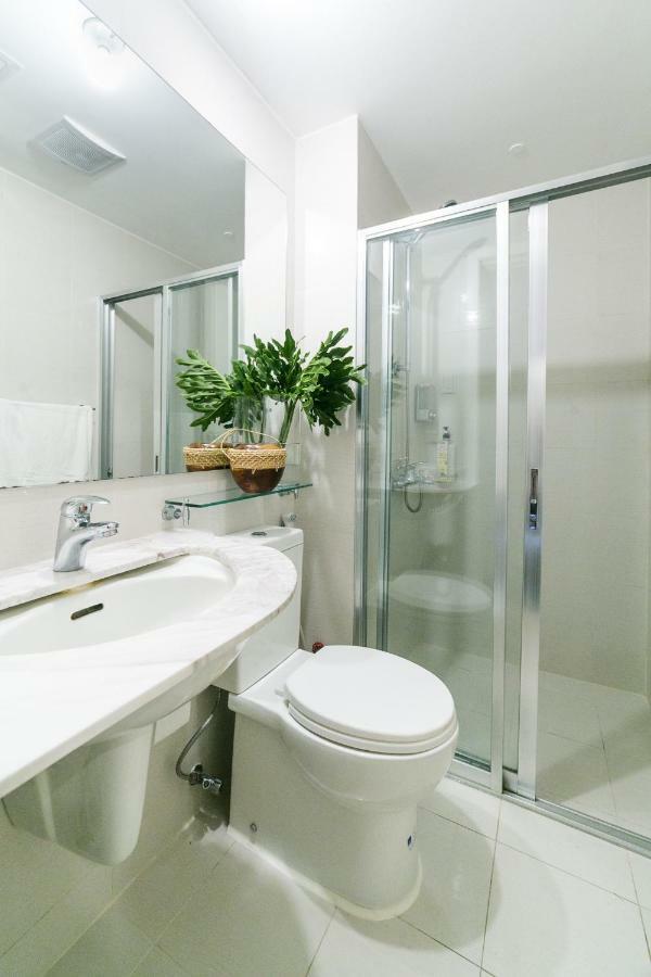 Adam's Crib 2br By Azure Residences Near Airport *