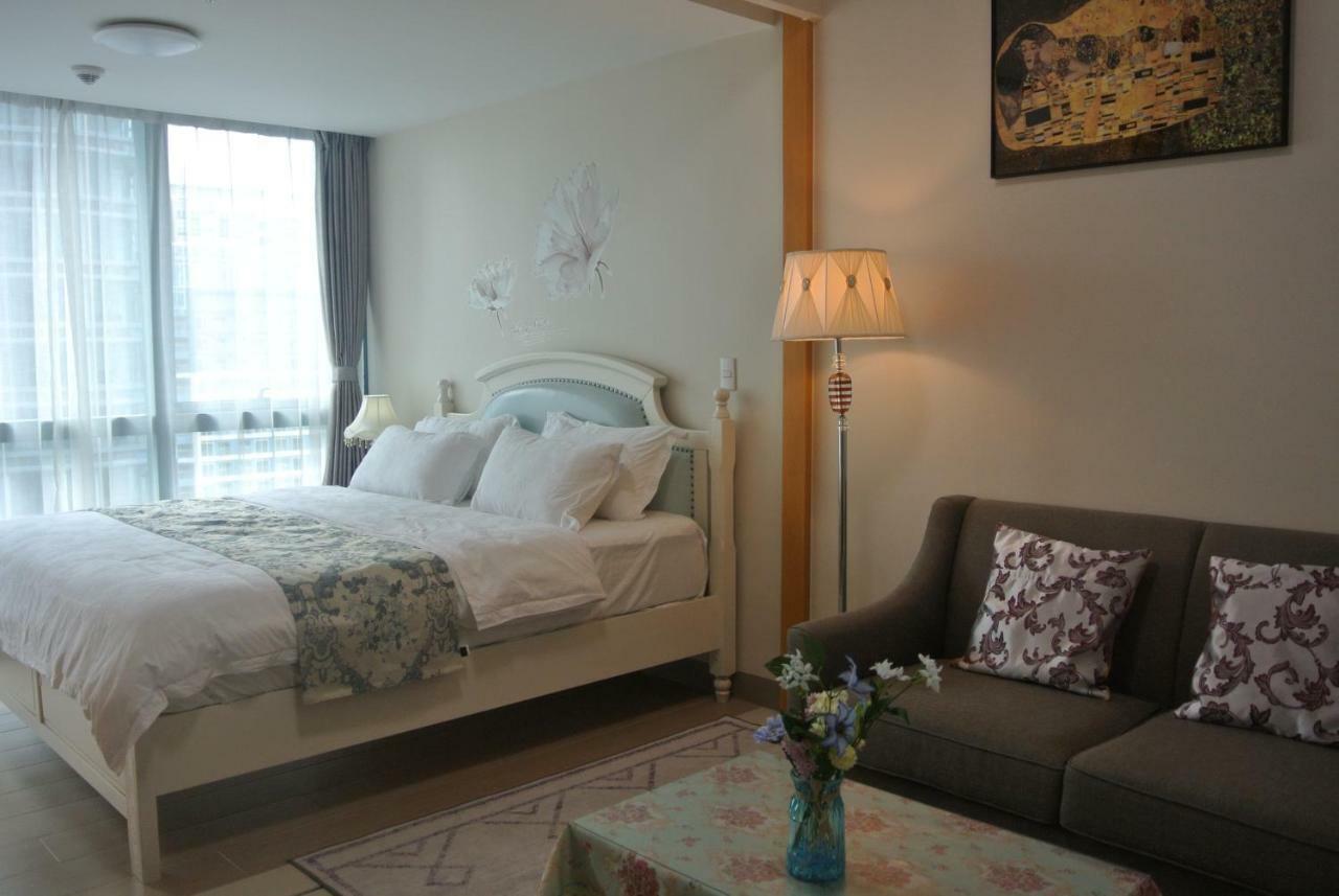 One Uptown Apartment *