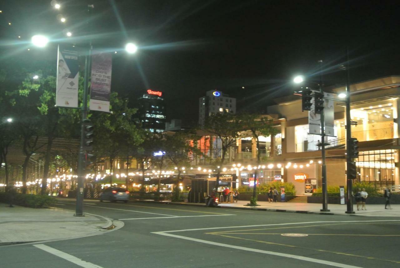 One Uptown * Manila