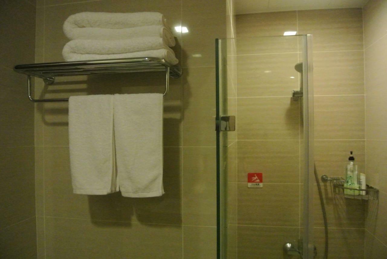 One Uptown Apartment Manila