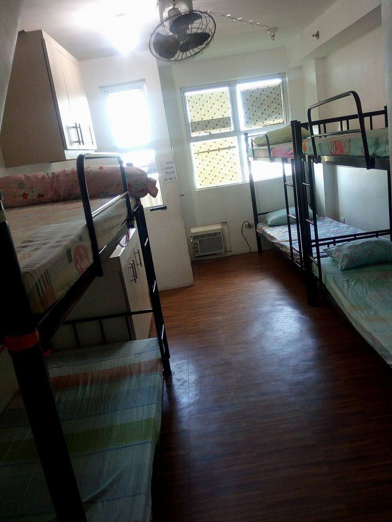 Anika's Over - Hotel Manila