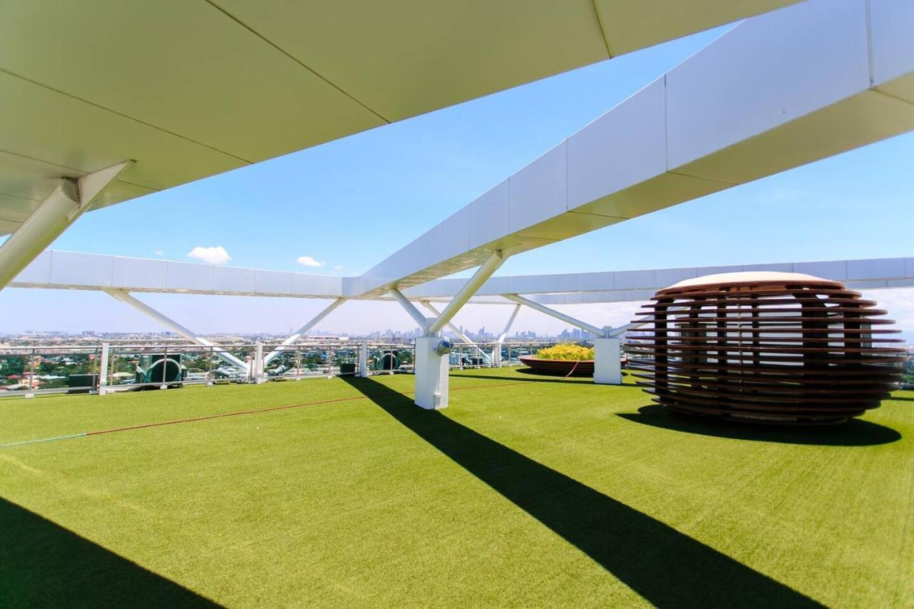 Adam's Crib 2br By Azure Residences Near Airport Apartment