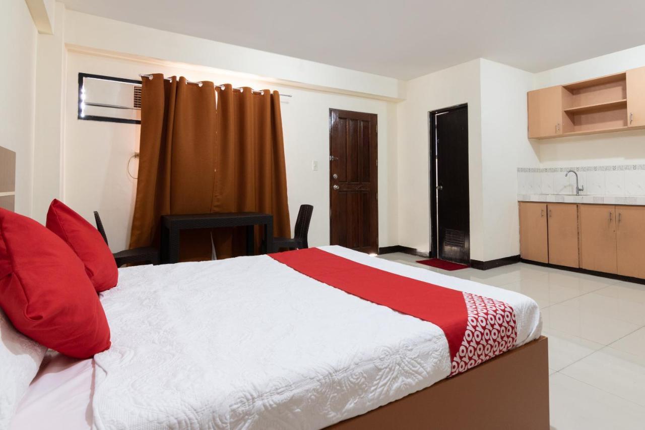 Oyo 578 Red Velvet Suites Manila
