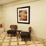 Stay At The Olympia, Prime Makati Location Near Ayala Triangle Gardens -Free Wifi And Pool Use