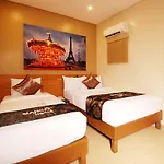 8 Mango Hotel