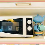 Classy Smart Designed 2Br Loft Unit Free Wifi & Netflix At Fort Victoria Bgc