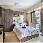 Studio At Newport World Airport Area Prime Location