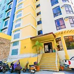 OYO 794 Regatta Residences