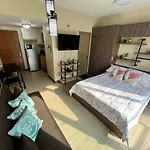Studio At Newport World Airport Area Prime Location