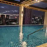 Capital O 804 The Residences At Bonifacio Civic Center