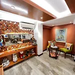 Luxx Suites Bgc