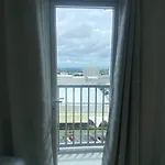 1Br Unit In South Residence Las Pinas With Wifi & Netflix