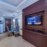 Two Palmtree Villas Newport Boulevard Near Naia 3 Pasay City