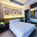 Two Palmtree Villas Newport Boulevard Near Naia 3 Pasay City