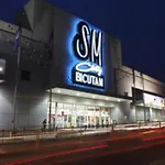 Azure Beach Resort A5 Near Mall Airport