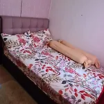 Fully Furnished Condominium-Apartment Unit For 5-6 Guests