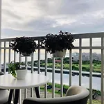 Ebony\'S Place At Shore Residences