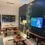 Luxurious & Spacious Suite At The Heart Of Manila