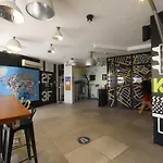 Oyo 866 Junction Hostels