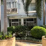 Telly\'S Studio Across Naia3