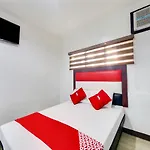 Oyo 895 Golden Majestic Pension Inn