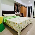 Bgc 2Br Near Sm Aura With Free Parking & Wi-Fi