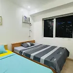 Bgc 2Br Near Sm Aura With Free Parking & Wi-Fi