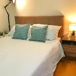 A2J 1Br Luxury River View Suite Near Rockwell Mall