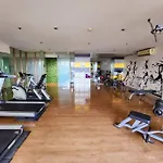 Executive Suite W/ Balcony Near Greenbelt 100Mbps