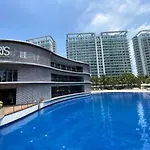Azure Urban Resort Residences, Bahamas Tower