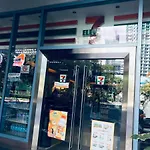 One Bedroom Apartment With Netflix At Greenbelt Makati