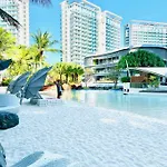 Azure 2Bedroom Condo With Balcony