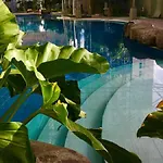 Pasig Condo Fast Wifi With Netflix And Pool Access