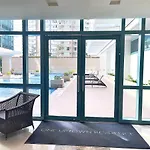Angeliz Suites One Uptown Residence Walk To Uptown Shopping Mall Bgc