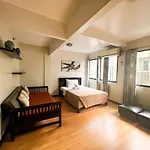 Stone House Hotel Manila
