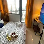 Beautiful 1Br Balcony W/65Uhdtv Wifi Netflix, Pool