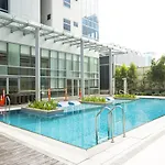 1Br Suite In Uptown Bgc