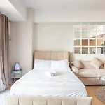Refined & Homey Luxury Apartment