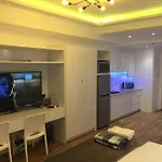 Cozy35Sqm W Parking Balcony Wifi/Netflix Near Mall