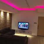Cozy60Sqm 1Br Balcony/Prking/Wifi/Ntflix Near Mall